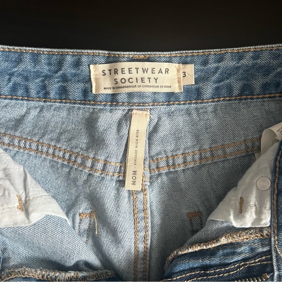 STREETWEAR SOCIETY | Vintage High Rise Mom Jeans - Picture 8 of 8
